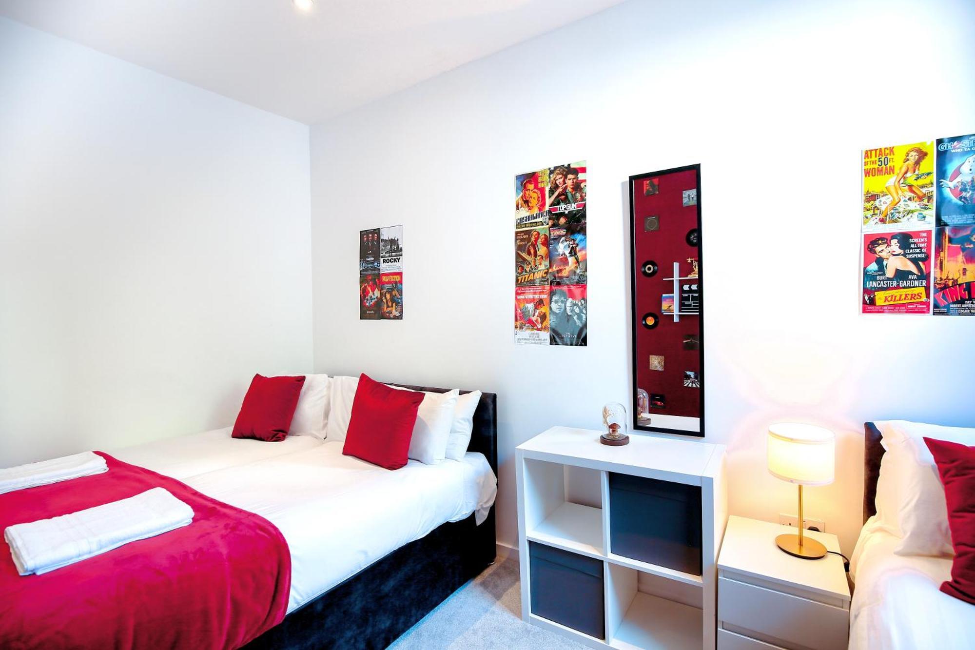 Three Bedroom House By Peacegrove Homes Short Lets & Serviced Accommodation Brighton With Free Wifi & Pet Friendly Екстер'єр фото